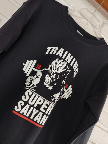 Suéter Dragon Ball Goku Training To Go Super Saiyan Fit