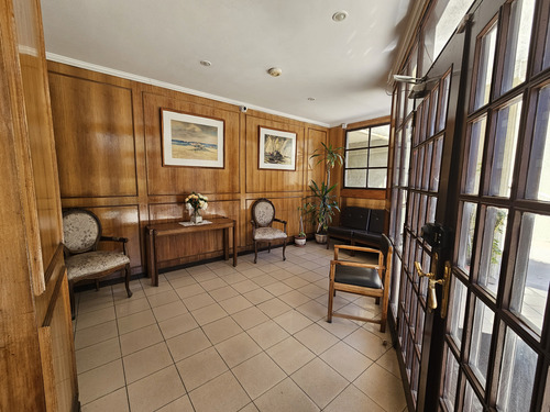 Departamento En Calle Traslaviña, A Pocas Cuadras De Alvare