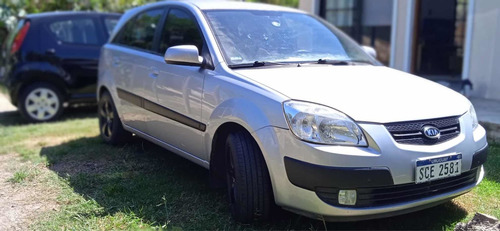 Kia Rio Automático