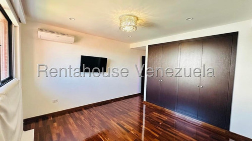 Maritza Lucena Vende Apartamento Moderno Y Espacioso, Al Este De Barquisimeto, Remodelado, Acabados De Primera, Amplios Espacios, Para Disfrute En Familia, Agua, Luz, Vigilancia 24/7, Vista Panorámica