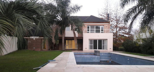 Casa Venta 4 Dormitorios , 4 Baños Y Piscina -370 Mts 2 Cubiertos- Grand Bell