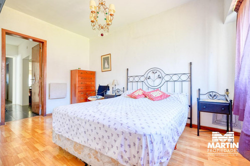 Casa En Venta En Martinez 4 Ambientes, Suite/vestidor, Jardín Dpto 2 Amb Al Fondo