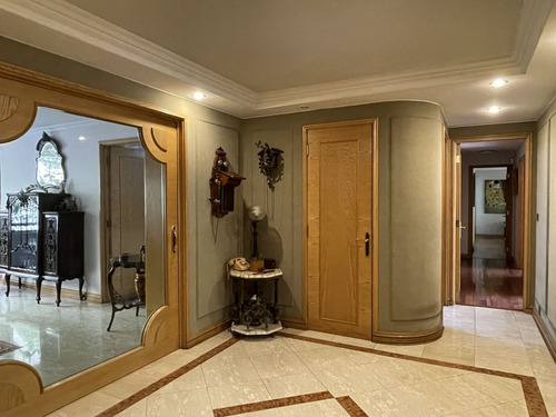 Depto De 5 Dorm, 4 Baños, Amplios Espacios En 220 Mt2 Utiles