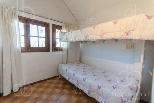 Punta Del Este, Casa En Mansa, 4 Dormitorios Y Piscina. - Ref: 43552