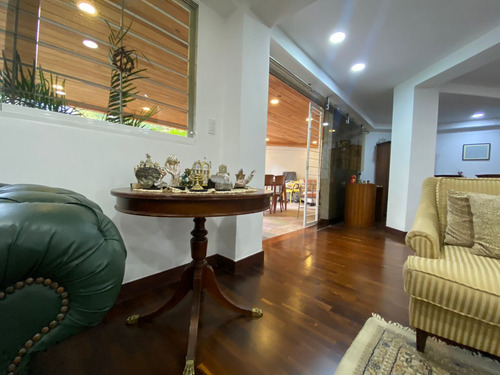 Planta Baja Aparta - Quinta En Venta En El Country Club