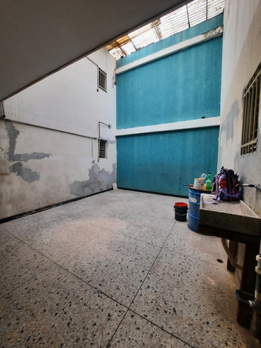 Yannet Inmuebles Vende Edificio Mas Local En Av Las Ferias