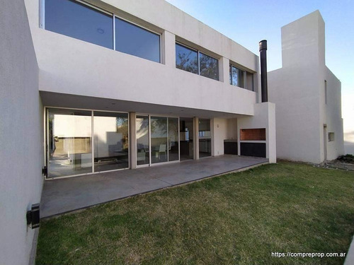 Imagen 14 de 21 de Housing La Carolina Village 3 Dor 3 Bños Oportunidad