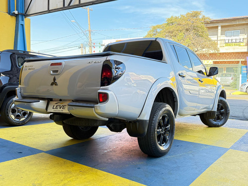 Mitsubishi L200 SPORTERO Mitsubishi L200 Triton Sport L 200 HPE 4x4 3.5 V6 (flex) (cab. dupla) (aut)