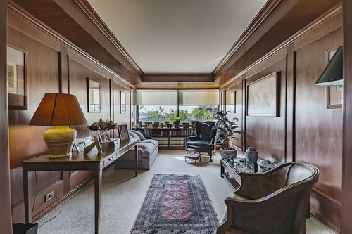 Departamento En Venta De 2 Dormitorios En Suite En Vitacura