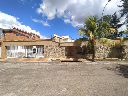 En Venta Casa En Altos De Guataparo Valencia Estado Carabobo  Venezuela / Emer.