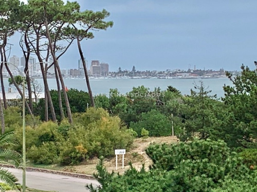 Departamento 2 Dormitorios, Mansa, Punta Del Este - Ref: 1967