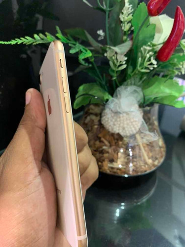 iPhone 8 64gb Gold