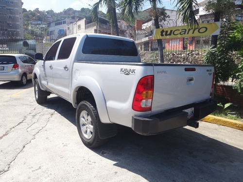 Imagen 6 de 14 de Toyota Hilux Kavak Automática 4x4