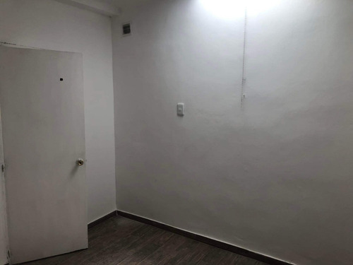 Dueño Vende Apartamento A Media Cuadra Carlos Ma Ramirez A Dos De Paso Molino Excelente Punto Oportunidad De Inversion Alquilado