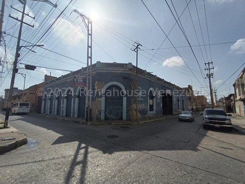 Excelente Local Comercial Con Galpón En Pleno Centro De Valencia Inm, Goza De Una Excelente Ubicación, Zona Activa, Céntrica Y Comercial.