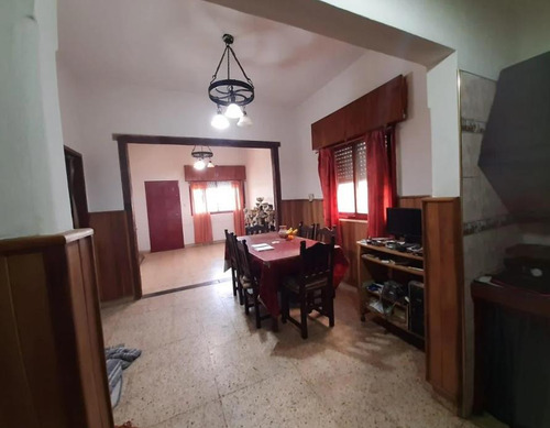 Casa En Venta - 2 Dormitorios 1 Baño - Cochera - 725mts2 - Mechita