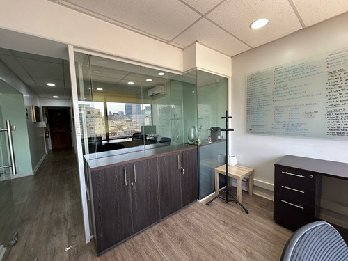 Arriendo Oficina 5 Privados, Sala De Reuniones, 2 Baños