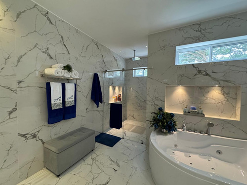 Venta Espectacular Y Lujosa Casa En Rozo