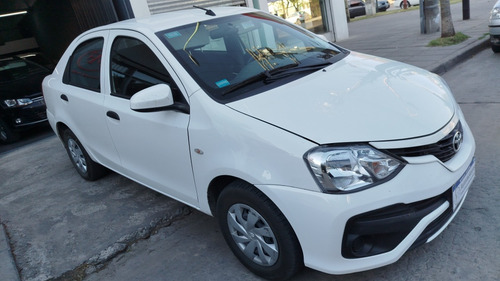 Toyota Etios 1.5 Sedan X