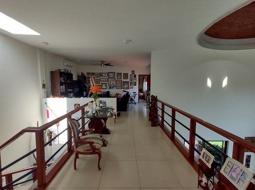 Casa Residencia En Venta En Lomas De Jiutepec.