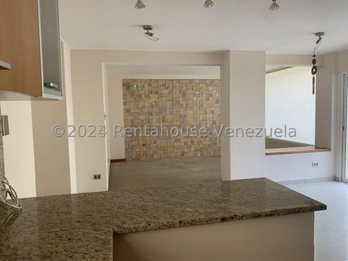 Tonwhouse En Alquiler Milagro Norte Mls #24-22357 Rq