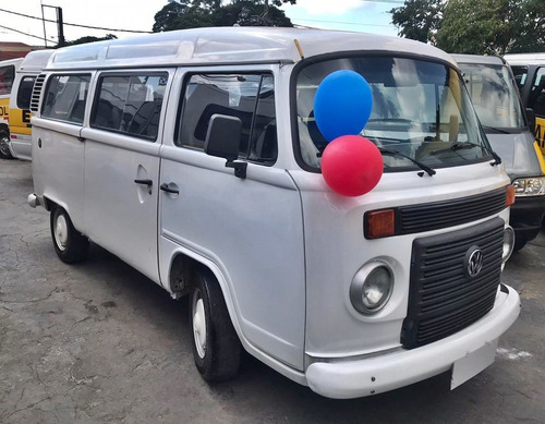 Volkswagen Kombi 2012 - 9 Lugares
