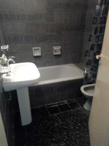 Vendo Departamento De 3 Ambientes, Barrio De Flores, Caba (dueño Directo)