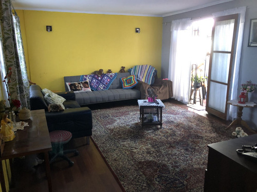 Vende Casa Grande 4 Dorm, 2 Baños, A Pocas Cuadras Metro Rod