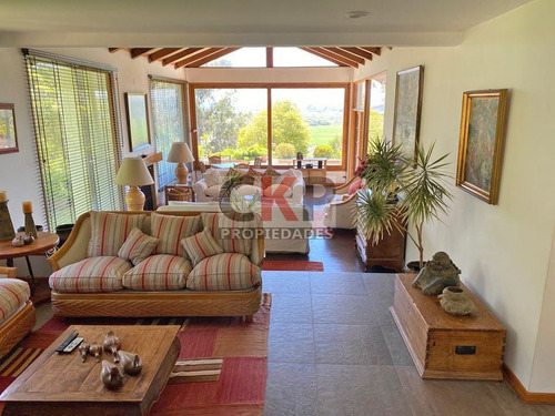 Gran Casa Con Parque Privado En Santo Domingo