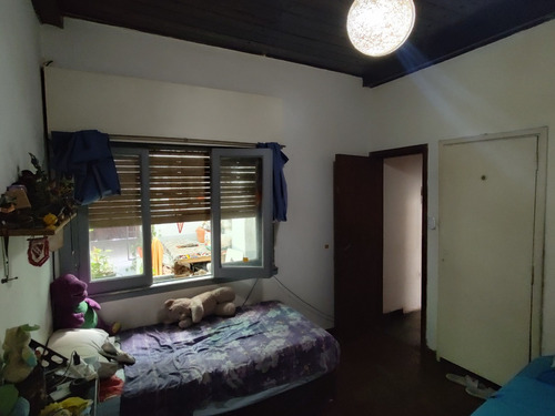 Casa De 4 Ambientes Con Patio, Cochera Y Terraza