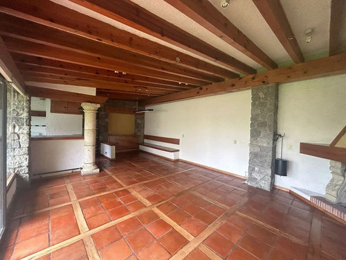 Lomas De Tecamachalco, Espectacular Residencia Estilo Cantábrico Precioso Jardín