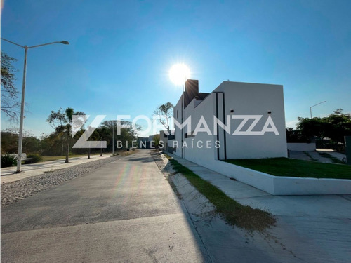 Casa Nueva En Venta En Punta Norte En Colima