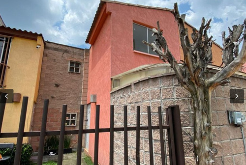 Casa En Venta En Geovillas Los Cedros, San Mateo, Toluca, St08