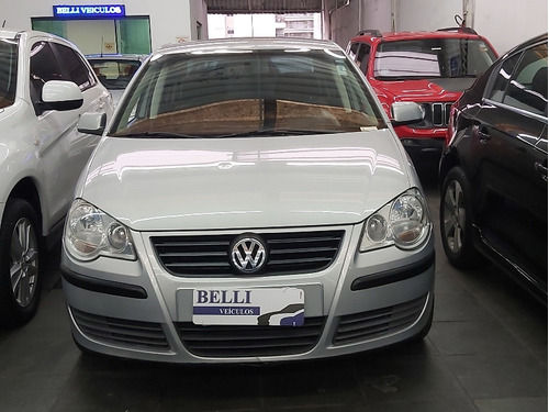 Volkswagen Polo Sedan 1.6 mi 8v