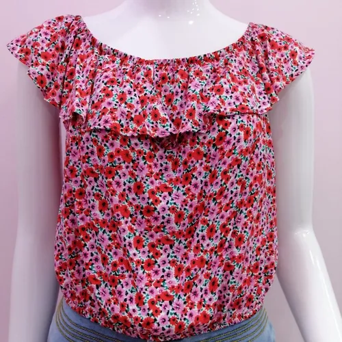 Blusa roja floreada hotsell