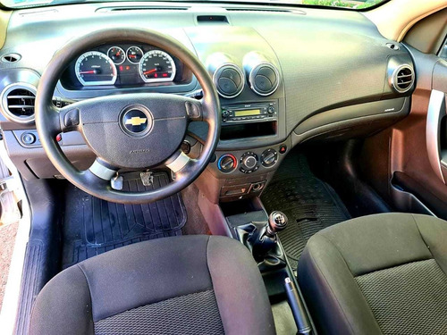 Imagen 10 de 15 de Chevrolet Aveo 2017 1.6 Lt Mt