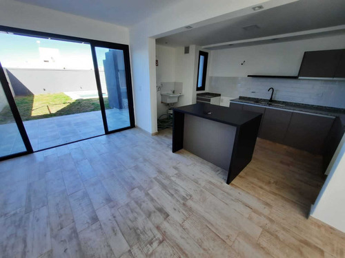 Imagen 4 de 15 de Docta- Venta De Duplex De Tres Dormitorios Con Pileta