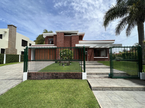 Casa En Venta En Playa Mansa