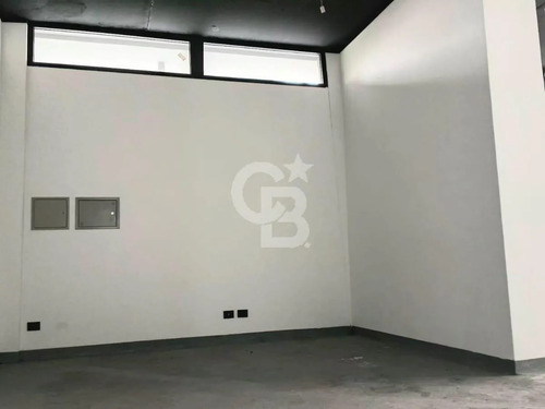 Arriendo Espacio Comercial Estratégico: Gran Potencial, Cbg