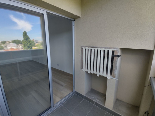 Imagen 8 de 16 de A Estrenar! Piso 4, Hermosa Vista Y Balcón Con Parrilla!!!