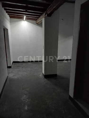 Se Renta Casa Para Oficinas A 10 Min. Del Centro De Toluca