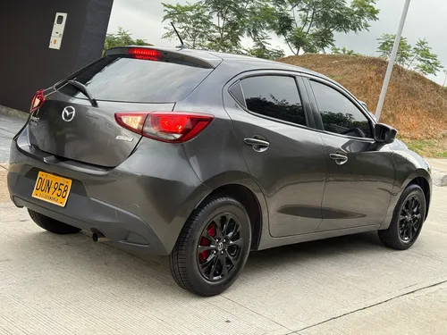 Mazda 2 1.6 touring automatico