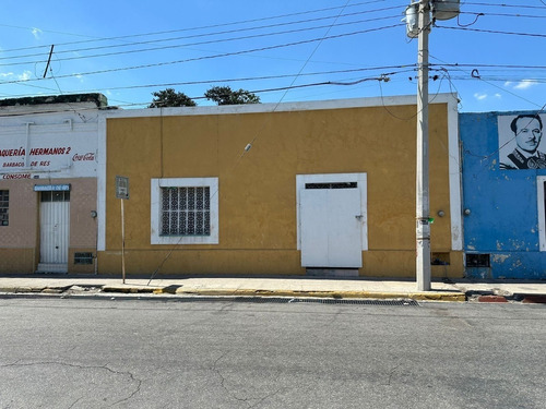 Casa En Venta En El Centro De Mérida /frente Al Ado