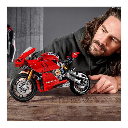Imagem 4 de 4 de Blocos de montar LegoTechnic Ducati Panigale V4 R 646 peças em caixa