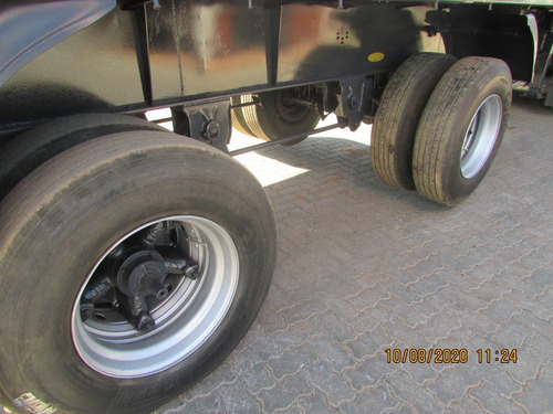 Carreta 2 Eixos Vanderleia Graneleira C/ Pneus
