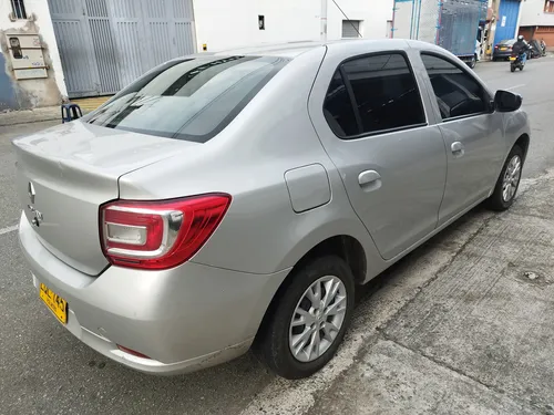 Renault Logan 1.6 Expression / Life +