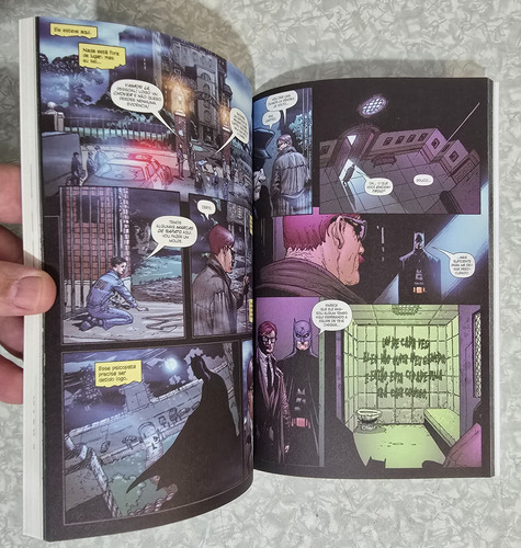 Batman A Piada Mortal Dc De Bolso De Alan Moore E Ed Brubaker Ed. Panini Hq (Usado)