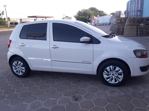 Imagem 3 de 10 de Volkswagen Fox 2013 1.0 Vht Black Total Flex 5p