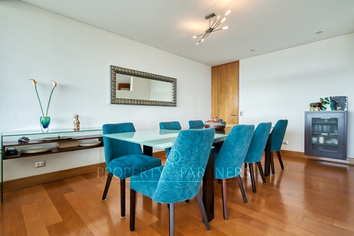 Amplio Y Acogedor Departamento Duplex Con Gran Vis...