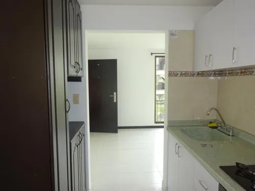 Apartamento En Arriendo En El Refugio. Cod A8105